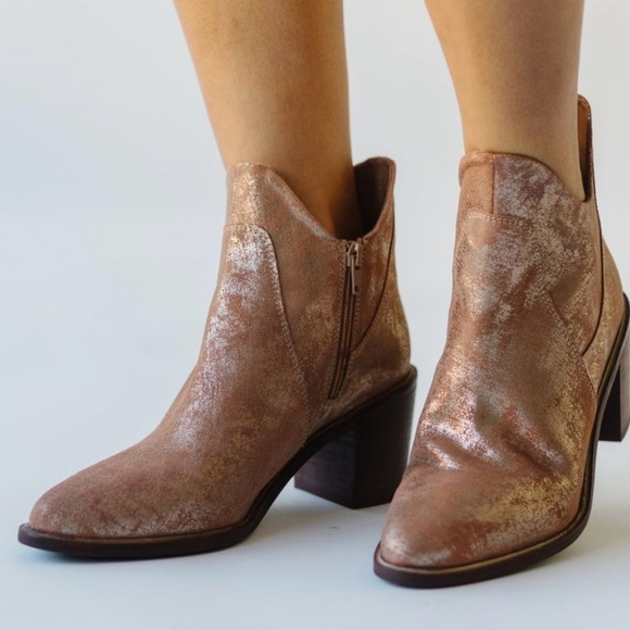 Seychelles Women's Pretty Little Bird Fashion Boots Sz 9 Rose Gold - Picture 4 of 13